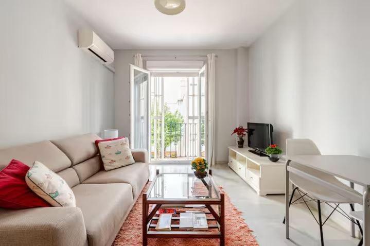 Luminoso Apartamento Exterior Con Balcon Y Patio En Centro Historico Feria-Alameda セビリア エクステリア 写真